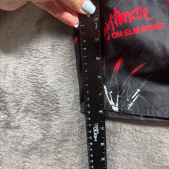 Hot Topic A Nightmare On Elm Street Glove Swim Trunks Freddy Krueger Medium G202 - Picture 7 of 10